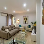 Sh Piluca's Home. Moderno Con Patio Apartment