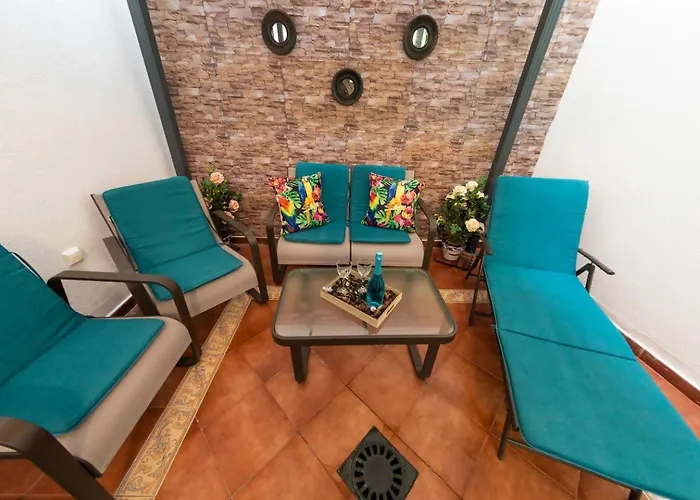 Sh Piluca's Home. Moderno Con Patio Daire